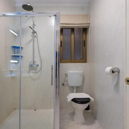 公寓 Mediterranean Living Right By The