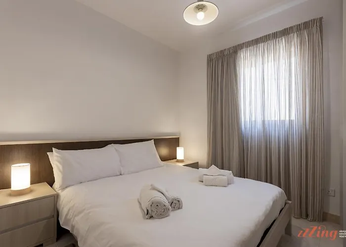 Mediterranean Living Right By The Is-Sellum